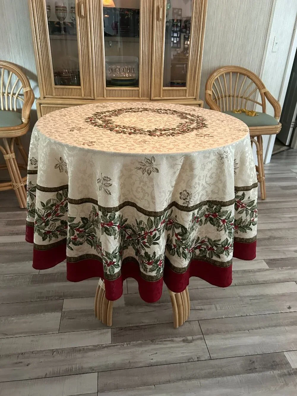 Fashion Industries Christmas Tablecloth 70